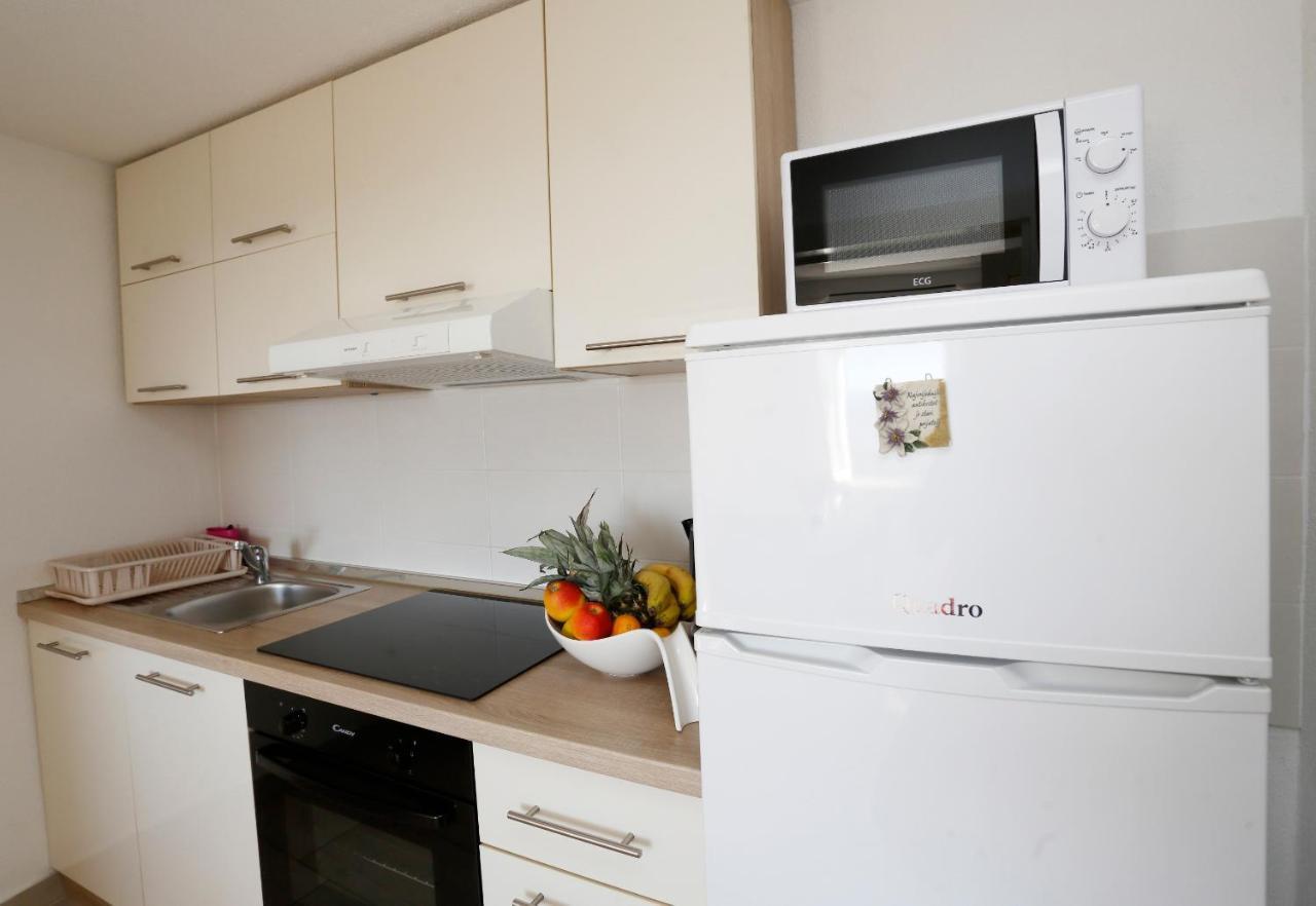 Holiday Home Miklica Klis Bagian luar foto