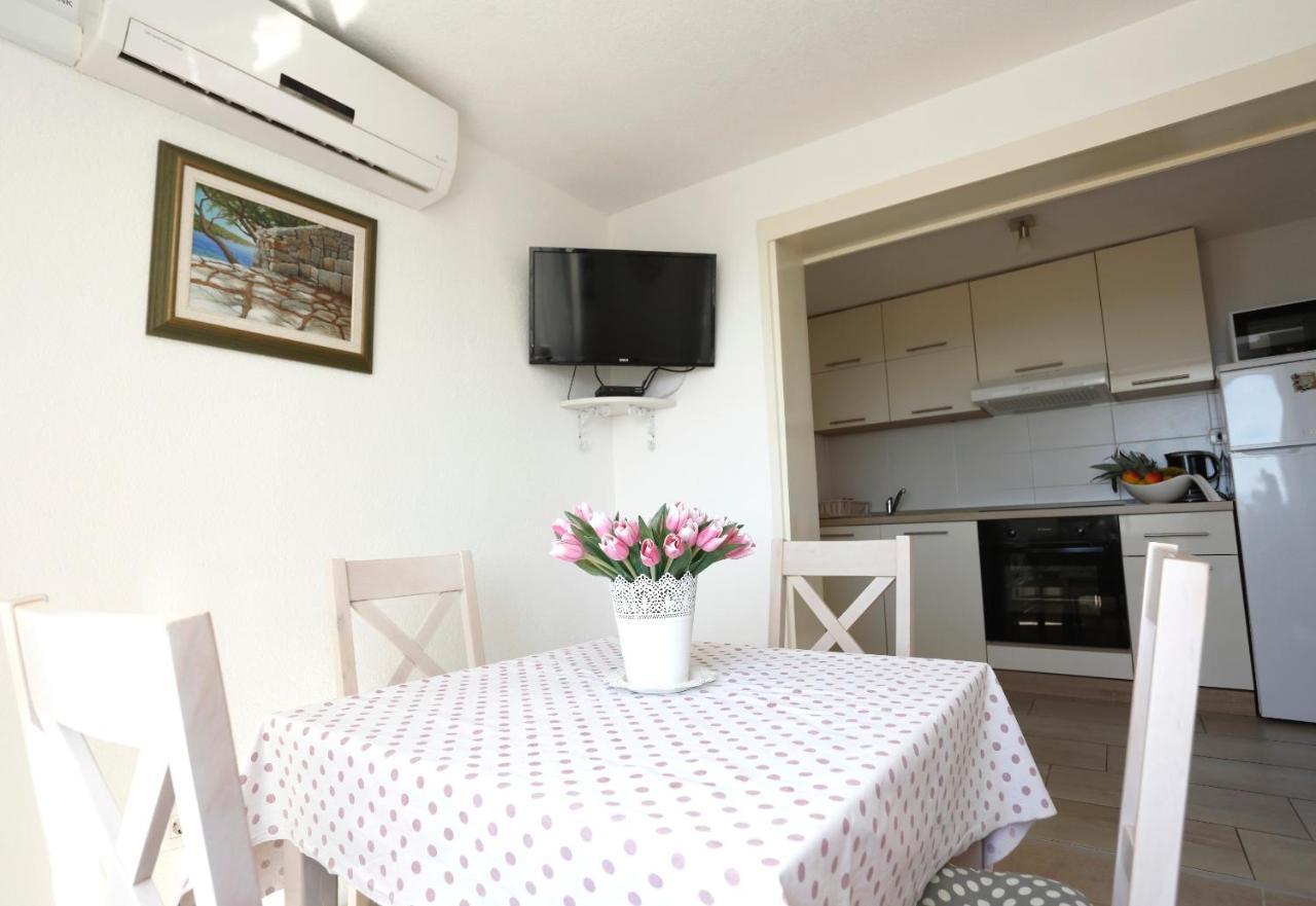 Holiday Home Miklica Klis Bagian luar foto
