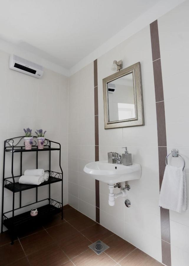Holiday Home Miklica Klis Bagian luar foto