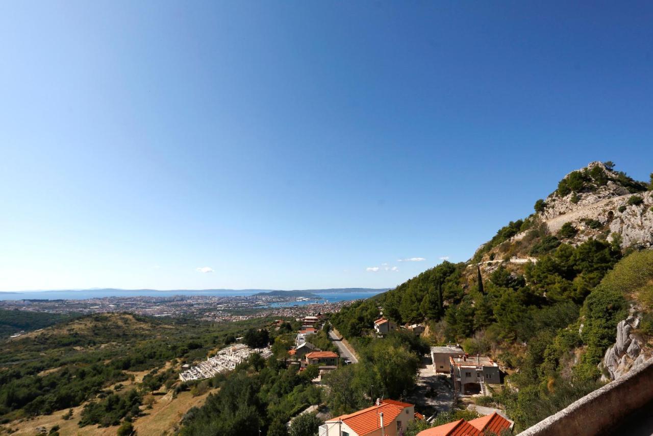 Holiday Home Miklica Klis Bagian luar foto