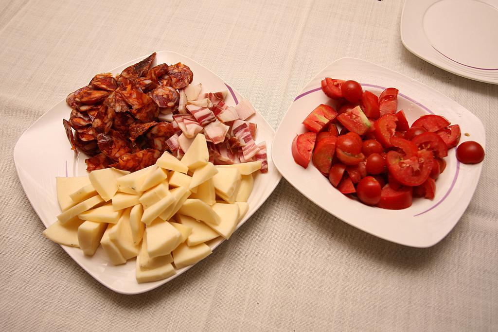 Holiday Home Miklica Klis Bagian luar foto
