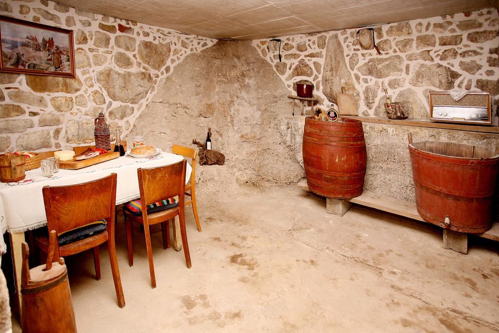 Holiday Home Miklica Klis Bagian luar foto
