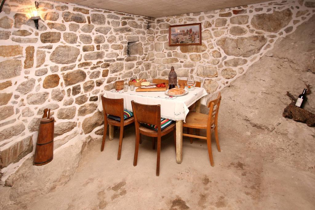 Holiday Home Miklica Klis Bagian luar foto