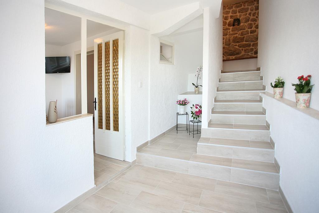 Holiday Home Miklica Klis Bagian luar foto