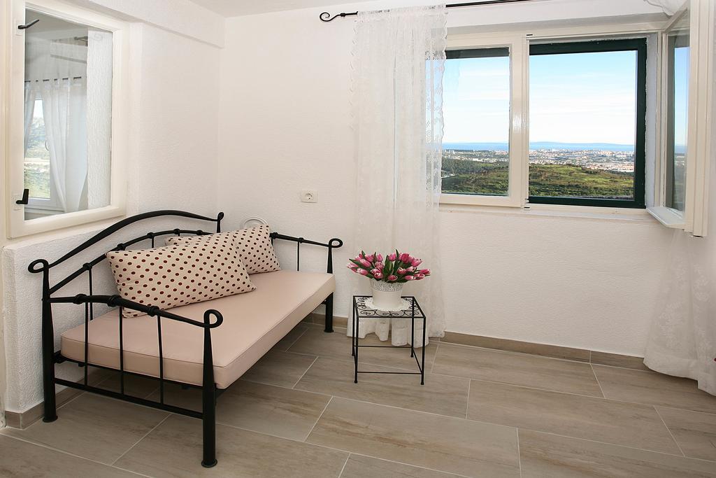 Holiday Home Miklica Klis Bagian luar foto