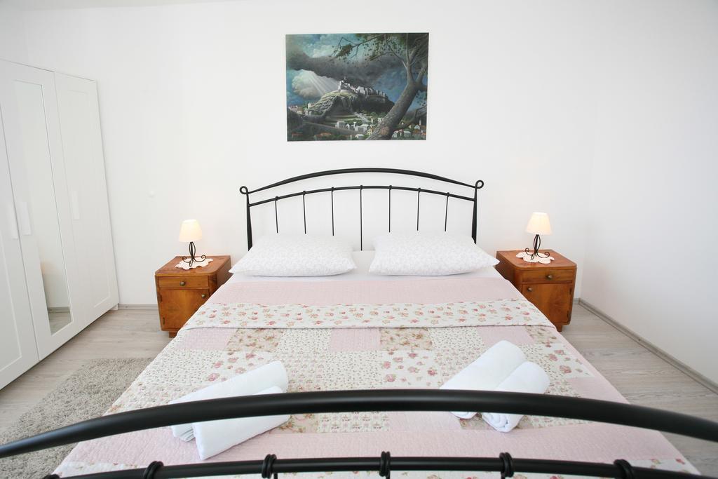 Holiday Home Miklica Klis Bagian luar foto