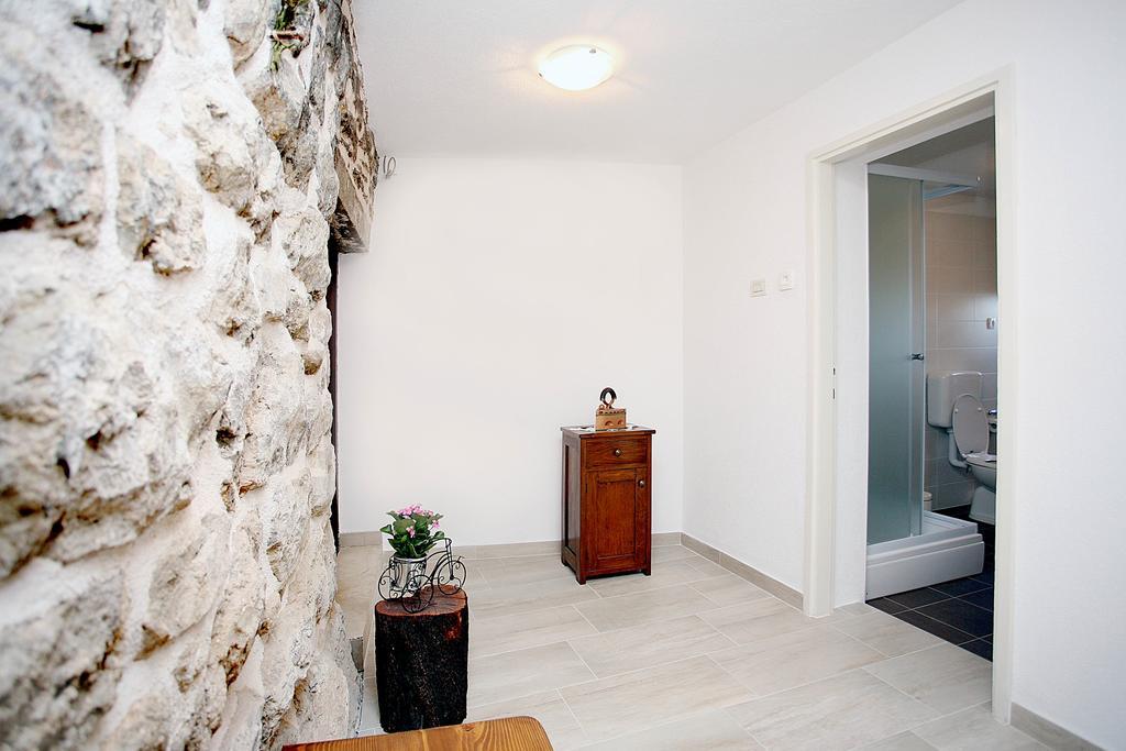 Holiday Home Miklica Klis Bagian luar foto